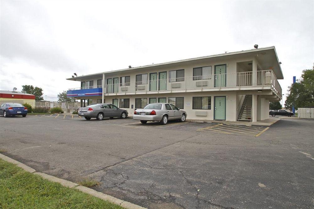 Motel 6 Manhattan Kansas Exteriér fotografie