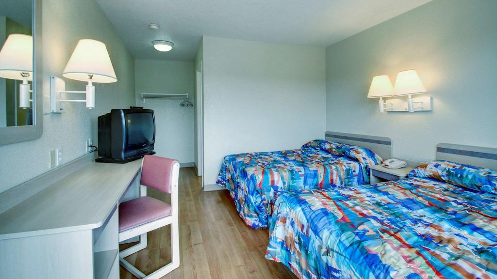 Motel 6 Manhattan Kansas Exteriér fotografie